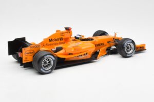 McLaren Mercedes MP4-20 P. de la Rosa F1 Test Car 2005 Minichamps 1:18 B66962343 Metaal — afbeelding 2 van 6