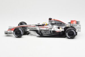 McLaren Mercedes MP4-21 #4 J.P. Montoya F1 2006 Minichamps 1:18 530061804 Metaal — afbeelding 3 van 6