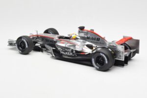 McLaren Mercedes MP4-21 #4 J.P. Montoya F1 2006 Minichamps 1:18 530061804 Metaal — afbeelding 5 van 6