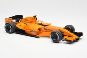 McLaren MP4-21 Mercedes #4 J.P. Montoya Interim Livery 2006 Minichamps 1:18 530061874 Metaal — afbeelding 4 van 6
