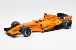 McLaren MP4-21 Mercedes #4 J.P. Montoya Interim Livery 2006 Minichamps 1:18 530061874 Metaal