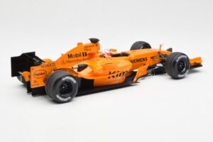 McLaren MP4-21 Mercedes #3 K. Raikkonen Interim Livery 2006 Minichamps 1:18 530061873 Metaal — afbeelding 2 van 6