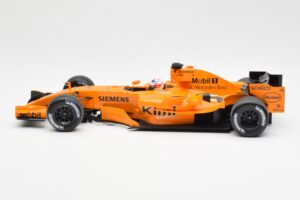 McLaren MP4-21 Mercedes #3 K. Raikkonen Interim Livery 2006 Minichamps 1:18 530061873 Metaal — afbeelding 3 van 6