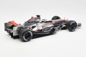 McLaren Mercedes MP4-21 P. de la Rosa F1 Showcar 2006 Minichamps 1:18 B66962346 Metaal — afbeelding 2 van 6
