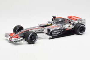 McLaren Mercedes MP4-21 P. de la Rosa F1 Showcar 2006 Minichamps 1:18 B66962346 Metaal