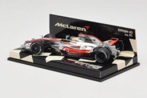 McLaren Mercedes MP4-23 #22 L. Hamilton Race Car 2008 Minichamps 1:43 530084322 Metaal — afbeelding 3 van 5