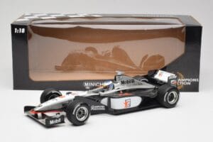 McLaren MP4/13 #8 M. Hakkinen F1 World Champion 1998 Minichamps 1:18 18690008 Metaal — afbeelding 6 van 7