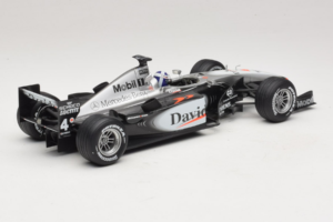 McLaren MP4-16 Mercedes #3 D. Coulthard F1 2001 Hot Wheels 1:18 50199 Metaal — afbeelding 2 van 6