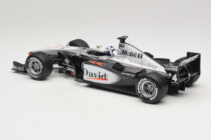 McLaren MP4-16 Mercedes #3 D. Coulthard F1 2001 Hot Wheels 1:18 50199 Metaal — afbeelding 5 van 6