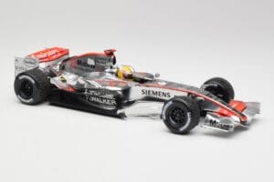 McLaren MP4-21 L. Hamilton Silverstone Test 2006 Minichamps 1:18 530061884 Metaal — afbeelding 4 van 6