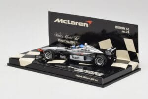 McLaren MP4/98T 2-Seater M. Hakkinen / E. Hakkinen F1 2000 Minichamps 1:43 530984378 Metaal — afbeelding 3 van 4
