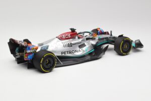 Mercedes AMG W13 E Performance Petronas #63 G. Russell Miami GP 2022 Minichamps 1:18 110220563 Metaal — afbeelding 2 van 7