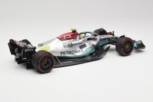 Mercedes AMG W13 E Performance Petronas #44 L. Hamilton Spanish GP 2022 Minichamps 1:18 110220044 Metaal — afbeelding 2 van 7