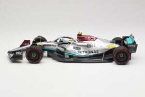 Mercedes AMG W13 E Performance Petronas #44 L. Hamilton Spanish GP 2022 Minichamps 1:18 110220044 Metaal — afbeelding 3 van 7