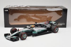 Mercedes AMG W08 EQ Power+ Petronas #44 L. Hamilton F1 World Champion 2017 Minichamps 1:18 186170044 Hars — afbeelding 7 van 7