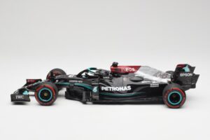 Mercedes AMG W12 Petronas #44 L. Hamilton Spanish GP 100th Pole 2021 Minichamps 1:18 110210444 Hars — afbeelding 3 van 7