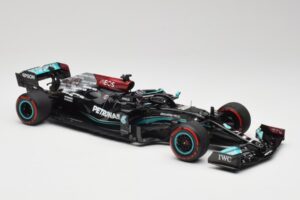 Mercedes AMG W12 Petronas #44 L. Hamilton Spanish GP 100th Pole 2021 Minichamps 1:18 110210444 Hars — afbeelding 4 van 7