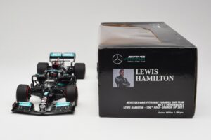Mercedes AMG W12 Petronas #44 L. Hamilton Spanish GP 100th Pole 2021 Minichamps 1:18 110210444 Hars — afbeelding 6 van 7