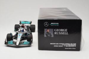 Mercedes AMG W13 E Performance Petronas #63 G. Russell Brazilian GP 1st Win 2022 Minichamps 1:18 110222163 Hars — afbeelding 6 van 7