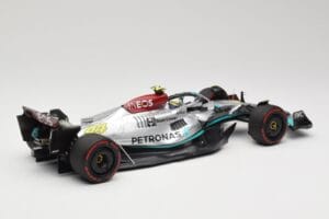 Mercedes AMG W13 E Performance Petronas #44 L. Hamilton Brazilian GP 2022 Minichamps 1:18 110222144 Hars — afbeelding 2 van 7
