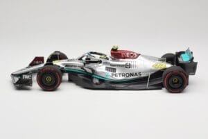 Mercedes AMG W13 E Performance Petronas #44 L. Hamilton Brazilian GP 2022 Minichamps 1:18 110222144 Hars — afbeelding 3 van 7