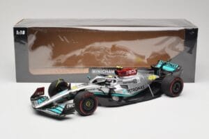 Mercedes AMG W13 E Performance Petronas #44 L. Hamilton Brazilian GP 2022 Minichamps 1:18 110222144 Hars — afbeelding 7 van 7