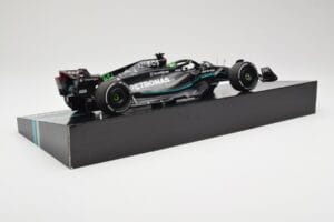 Mercedes AMG W14 E Performance Petronas #63 G. Russell Bahrain GP 2023 Minichamps 1:18 113230163 Hars — afbeelding 3 van 7