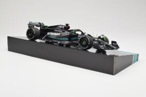 Mercedes AMG W14 E Performance Petronas #63 G. Russell Bahrain GP 2023 Minichamps 1:18 113230163 Hars — afbeelding 4 van 7