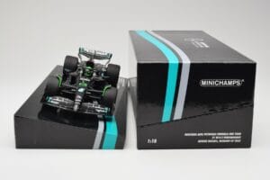 Mercedes AMG W14 E Performance Petronas #63 G. Russell Bahrain GP 2023 Minichamps 1:18 113230163 Hars — afbeelding 6 van 7