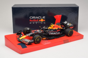 Red Bull Racing RB18 #1 M. Verstappen Oracle Winner Dutch GP 2022 Minichamps 1:18 113223501 Metaal — afbeelding 7 van 7
