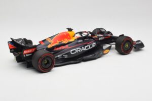 Oracle Red Bull Racing RB18 #1 M. Verstappen Winner Belgian GP 2022 Minichamps 1:18 110221401 Metaal — afbeelding 2 van 7