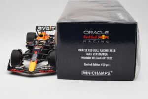 Oracle Red Bull Racing RB18 #1 M. Verstappen Winner Belgian GP 2022 Minichamps 1:18 110221401 Metaal — afbeelding 6 van 7