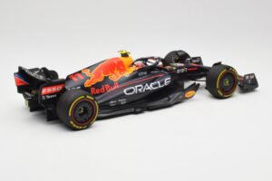 Oracle Red Bull Racing RB18 #11 S. Perez Saudi Arabian GP 2022 Minichamps 1:18 110220011 Metaal — afbeelding 2 van 7