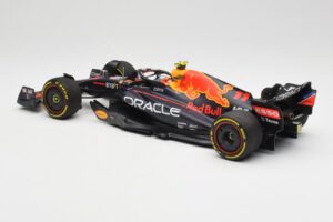 Oracle Red Bull Racing RB18 #11 S. Perez Saudi Arabian GP 2022 Minichamps 1:18 110220011 Metaal — afbeelding 5 van 7