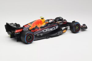Oracle Red Bull Racing RB18 #11 S. Perez Monaco GP Winner Rain Tyre Version 2022 Minichamps 1:18 110222711 Metaal — afbeelding 2 van 7