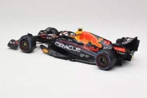 Oracle Red Bull Racing RB18 #11 S. Perez Monaco GP Winner Rain Tyre Version 2022 Minichamps 1:18 110222711 Metaal — afbeelding 5 van 7