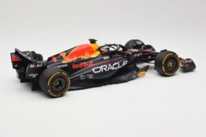 Oracle Red Bull Racing RB19 #1 M. Verstappen Winner Abu Dhabi GP 2023 Minichamps 1:18 110232301 Metaal — afbeelding 2 van 7