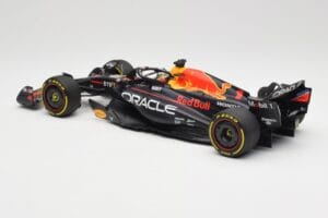 Oracle Red Bull Racing RB19 #1 M. Verstappen Winner Abu Dhabi GP 2023 Minichamps 1:18 110232301 Metaal — afbeelding 5 van 7