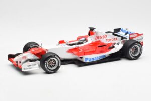 Toyota TF106 Panasonic Toyota Racing J. Trulli F1 Presentation 2006 Minichamps 1:18 AM59554H Metaal
