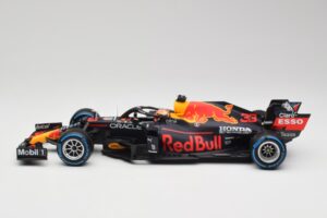 Red Bull Racing Honda RB16B #33 M. Verstappen Belgian GP Winner 2021 Minichamps 1:18 110211333 Hars — afbeelding 3 van 7