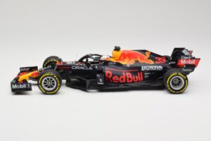 Red Bull Racing Honda RB16B #33 M. Verstappen Mexican GP Winner 2021 Minichamps 1:18 110211933 Hars — afbeelding 3 van 6