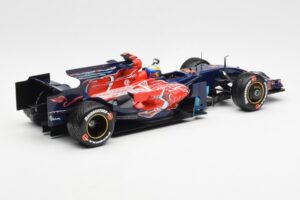 Red Bull Racing RB6 #6 M. Webber F1 Showcar 2010 Minichamps 1:18 150100076 Metaal — afbeelding 2 van 6