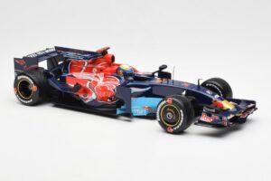Red Bull Racing RB6 #6 M. Webber F1 Showcar 2010 Minichamps 1:18 150100076 Metaal — afbeelding 4 van 6