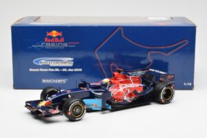 Red Bull Racing RB6 #6 M. Webber F1 Showcar 2010 Minichamps 1:18 150100076 Metaal — afbeelding 6 van 6