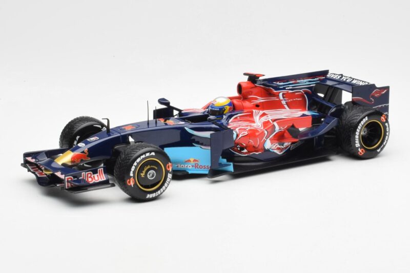 Red Bull Racing RB6 #6 M. Webber F1 Showcar 2010 Minichamps 1:18 150100076 Metaal