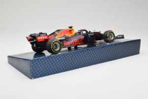 Red Bull Racing Honda RB16B #33 M. Verstappen Emilia Romagna GP 2021 Case Edition Minichamps 1:18 113210133 Hars — afbeelding 3 van 7