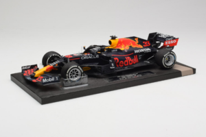 Red Bull Racing RB16B #33 M. Verstappen Monaco GP Winner 2021 Minichamps 1:18 113210533-R1 Hars — afbeelding 2 van 6