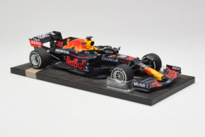 Red Bull Racing RB16B #33 M. Verstappen Monaco GP Winner 2021 Minichamps 1:18 113210533-R1 Hars — afbeelding 4 van 6