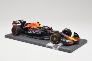 Oracle Red Bull Racing RB18 #33 M. Verstappen Mexican GP 2022 Minichamps 1:18 113222001 Hars — afbeelding 4 van 7