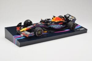 Oracle Red Bull Racing RB19 #33 M. Verstappen Miami GP 2023 Case Edition Minichamps 1:18 113233501 Hars — afbeelding 2 van 7